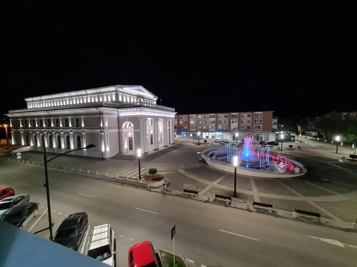 Apartament Ultra Central 1 Lägenhet Hunedoara Exteriör bild