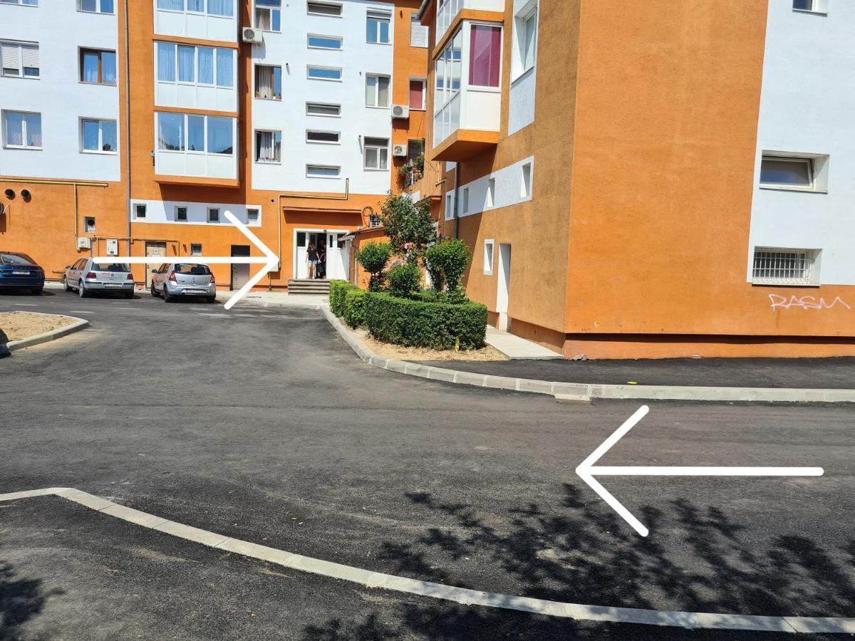 Apartament Ultra Central 1 Lägenhet Hunedoara Exteriör bild